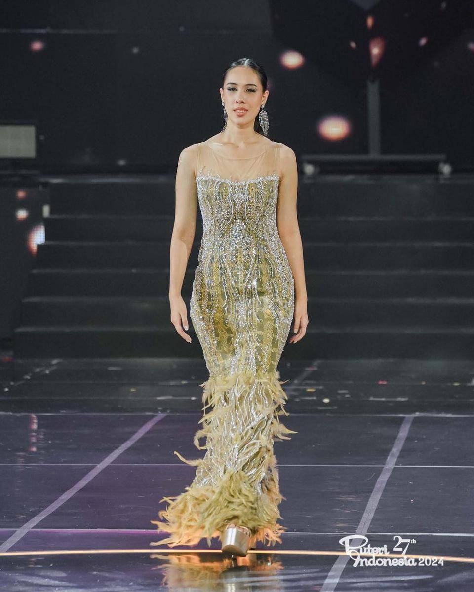 Potret Wakil Jawa di Evening Gown Preliminary Puteri Indonesia 2024 (Instagram.com/officialputeriindonesia)