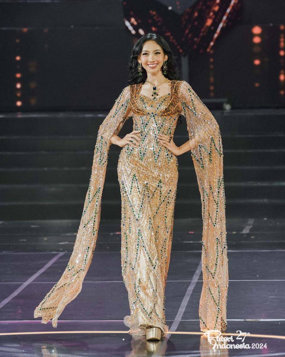 Potret Wakil Jawa di Evening Gown Preliminary Puteri Indonesia 2024 (Instagram.com/officialputeriindonesia)