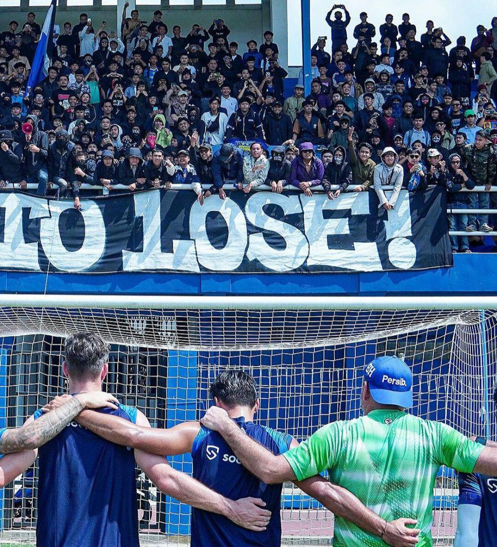 Laga Persib vs Persija Tanpa Kehadiran Penonton Masih Dirapatkan