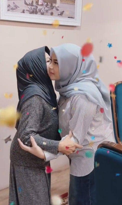 Aurel kasih kado untuk neneknya (TikTok.com/aureliehermansyahatta)