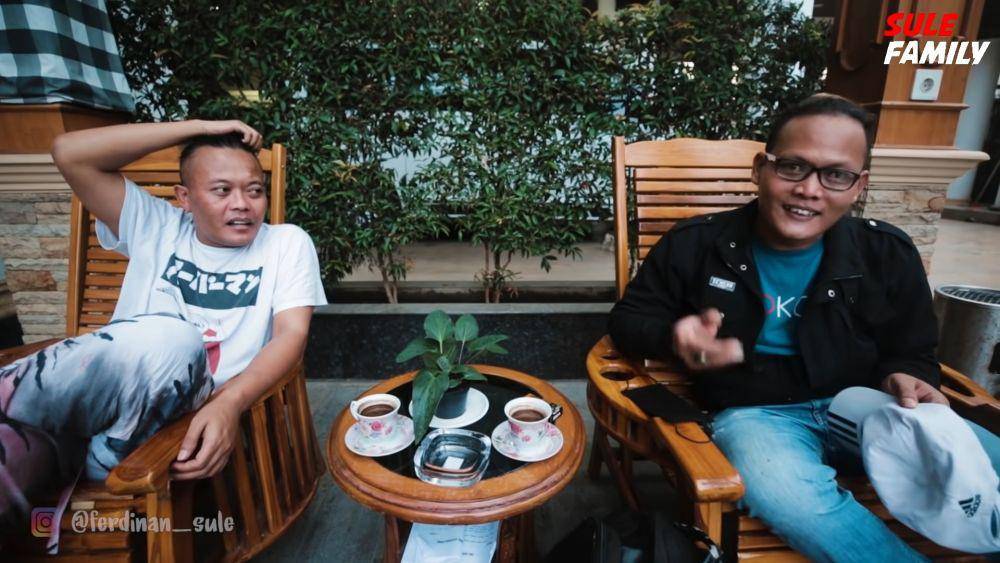 potret artis ketemu 'kembarannya' (youtube.com/officialslmedia)