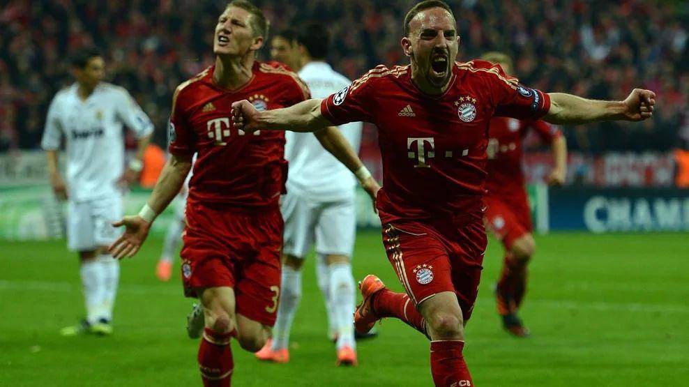 Bastian Schweinsteiger (kiri) dan Franck Ribery (kanan) (uefa.com)