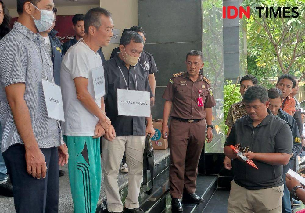 Direktorat Reserse Kriminal Umum Polda Metro Jaya menggelar rekonstruksi kasus pembunuhuhan petugas imigrasi berinisial TF oleh tersangka seorang warga negara asing (WNA) Korea Selatan (Korsel) Dal Joong Kim, Rabu (6/3/2024). (IDN Times/Irfan Fathurohman)