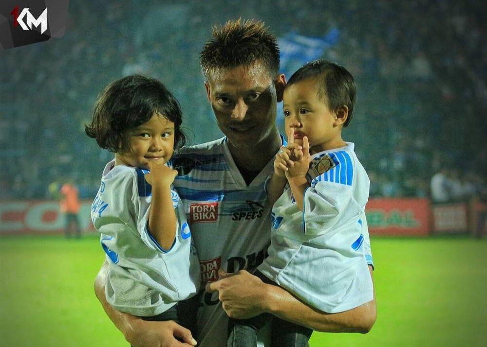 Profil Kurnia Meiga, Eks Kiper Timnas Jual Emping di TikTok