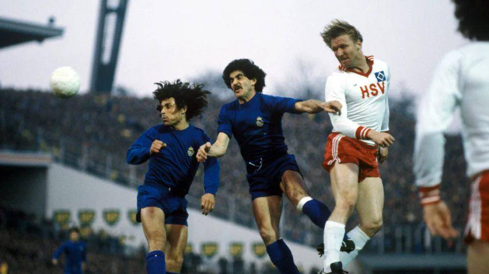 Hamburg SV menang 5-1 atas Real Madrid pada Piala Super Eropa 1979/1980. (bundesliga.com)
