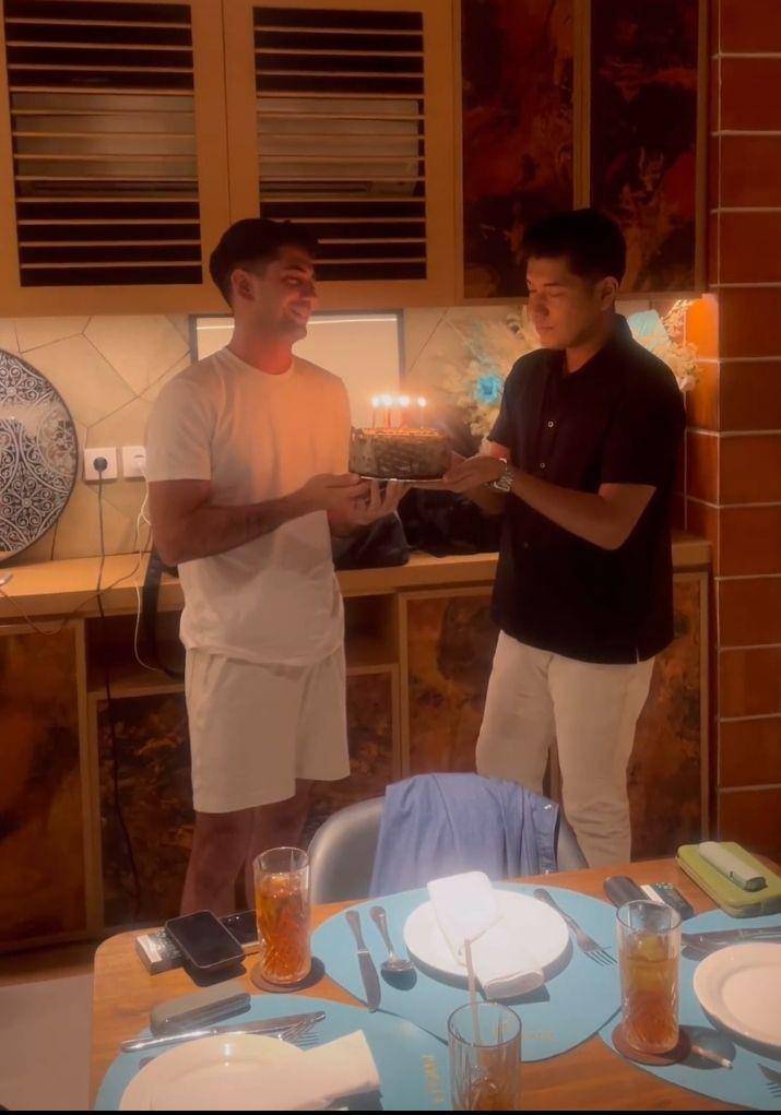 Ultah Reza Rahadian (Instagram.com/aryaibrahims)