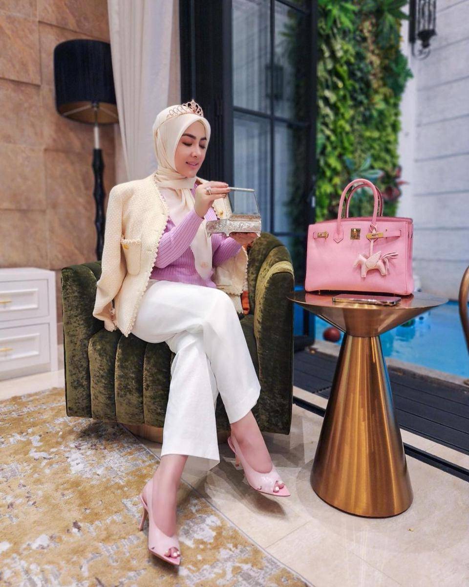 koleksi tas Syahrini (instagram.com/princessyahrini)