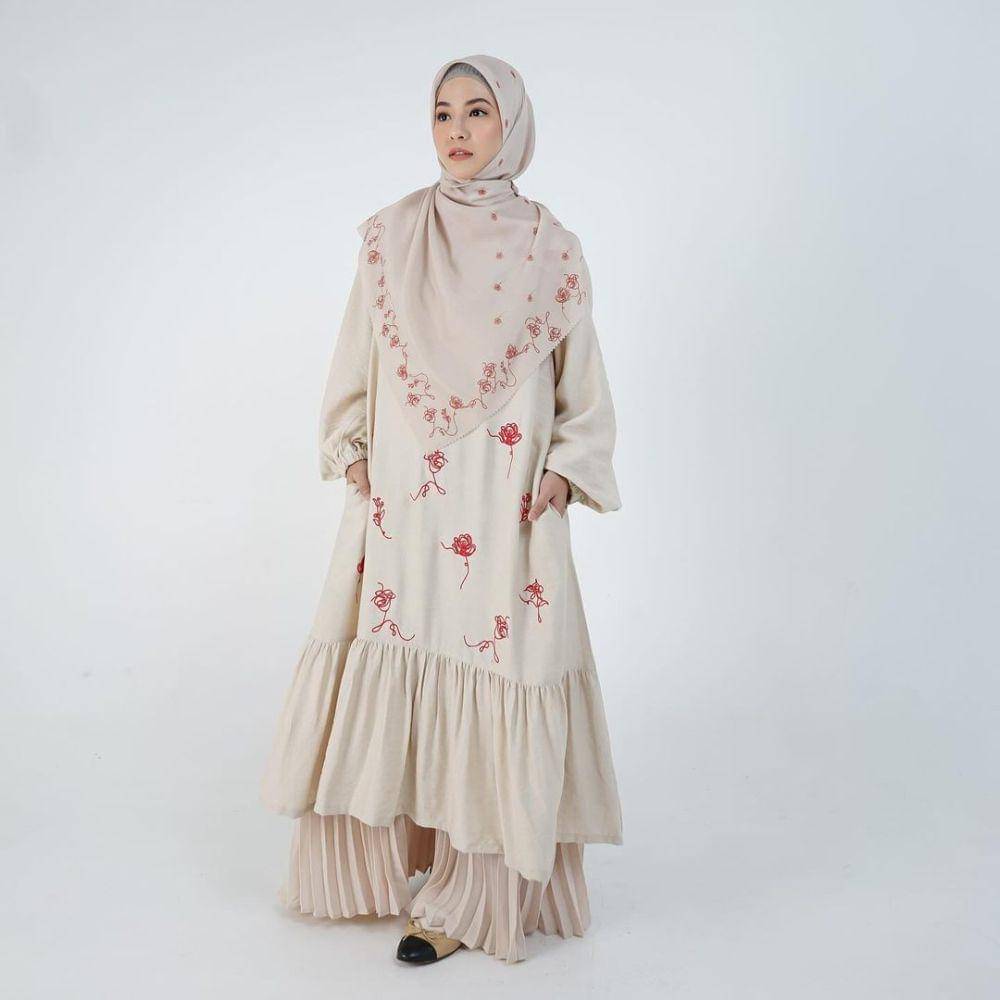 ide OOTD Ramadan di rumah (instagram.com/natasharizkynew)