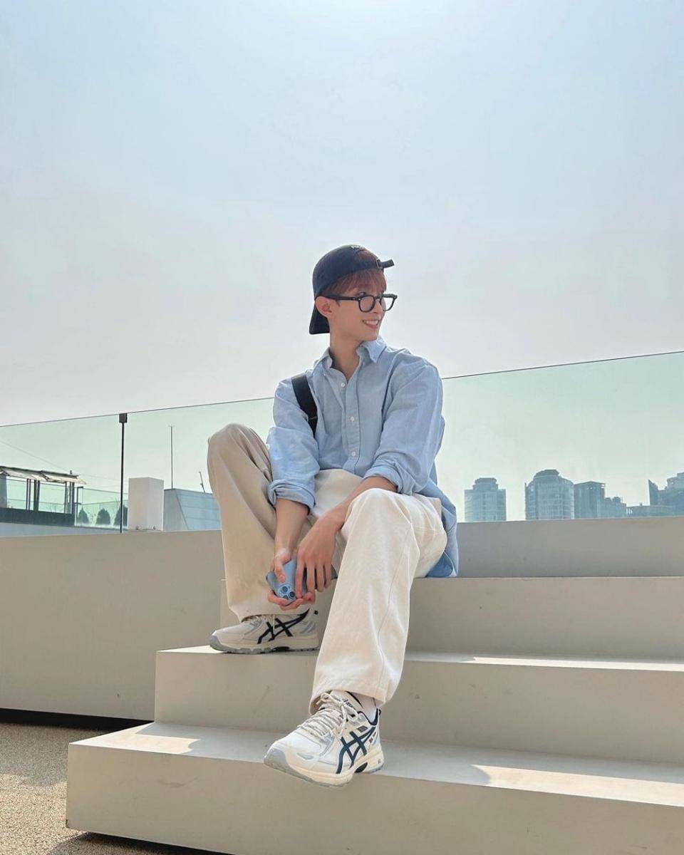OOTD pakai baseball cap ala DK SEVENTEEN (instagram.com/dk_is_dokyeom)