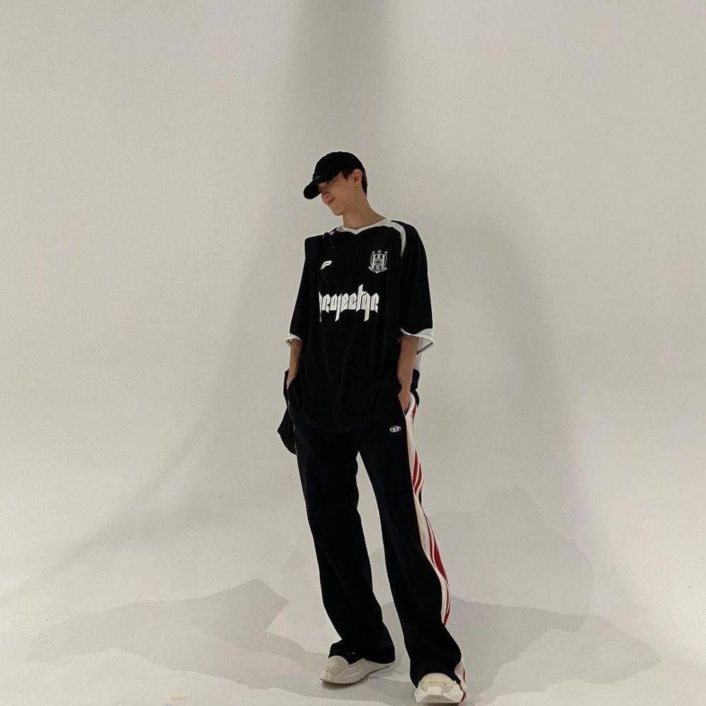OOTD pakai baseball cap ala DK SEVENTEEN (instagram.com/dk_is_dokyeom)
