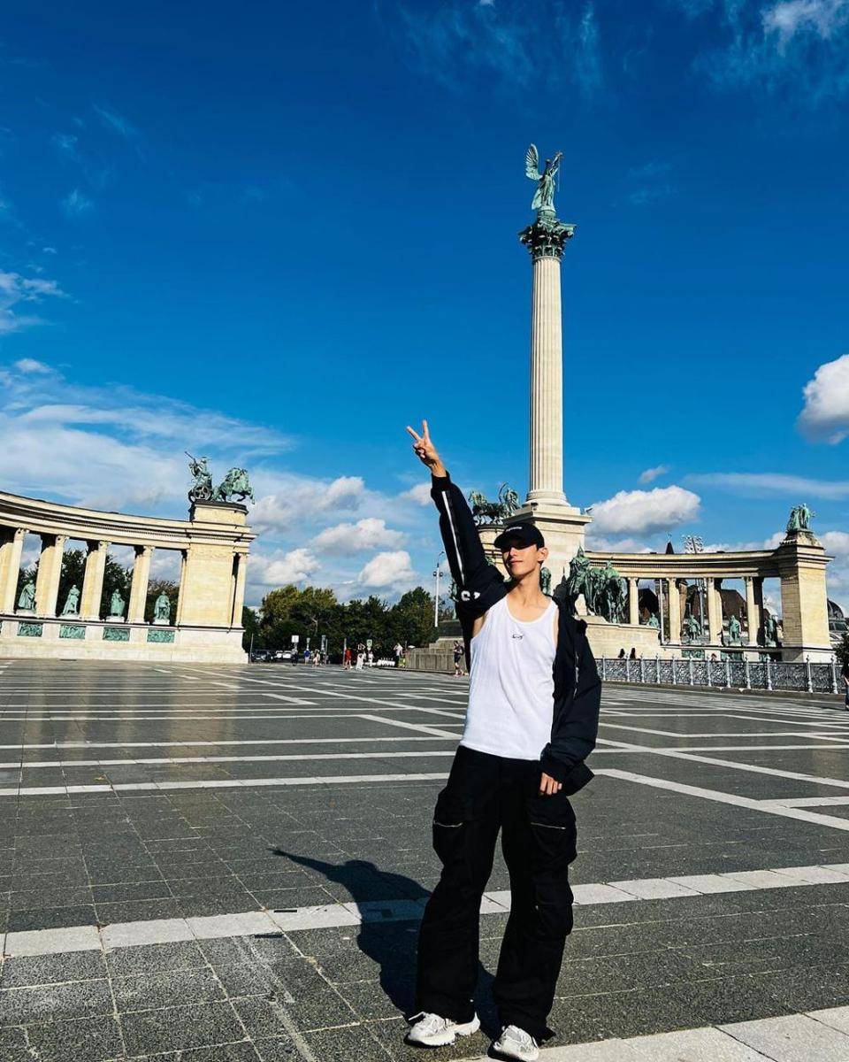 OOTD pakai baseball cap ala DK SEVENTEEN (instagram.com/dk_is_dokyeom)