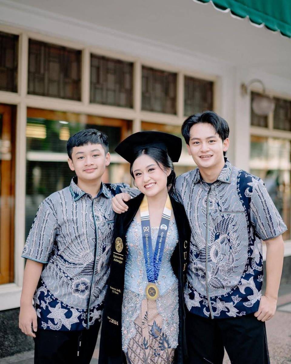 Wisuda Audy Vanessa, adik Randy Martin (Instagram.com/audyvanessa)