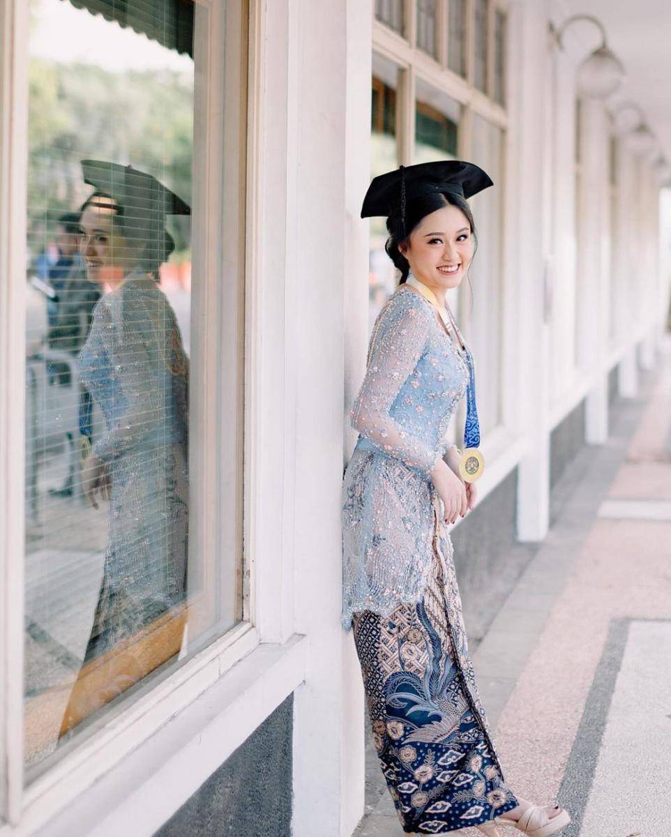 Wisuda Audy Vanessa (Instagram.com/audyvanessa)