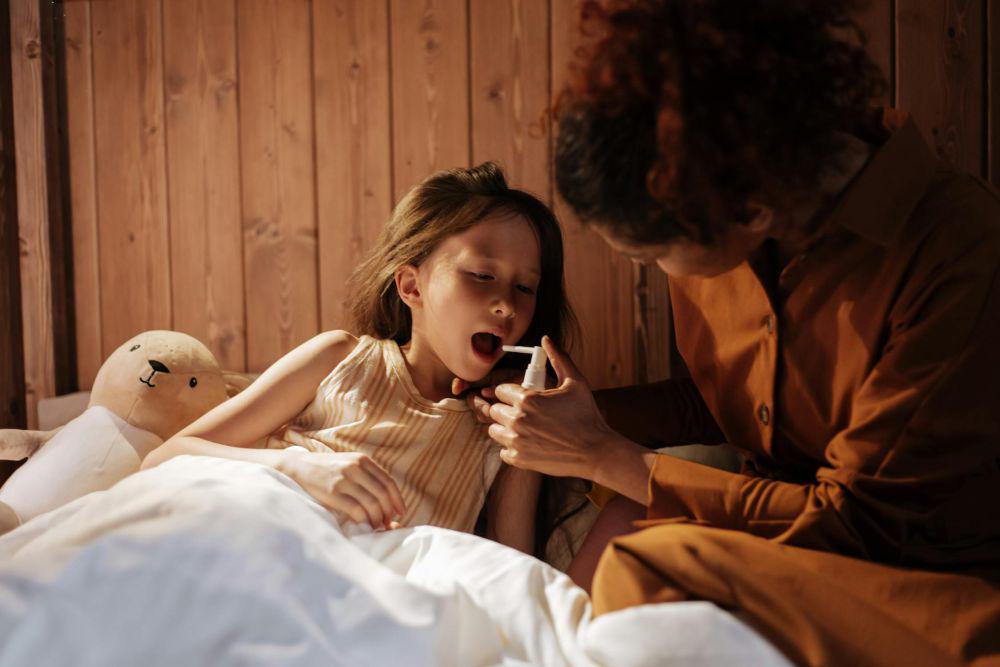 5 Tips Menghadapi Anak yang Sedang Sakit, Orangtua Jangan Panik!