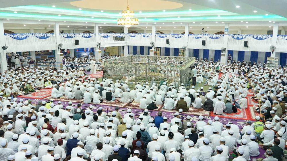 Ribuan Jemaah Ikuti Haul Guru Zuhdi di Banjarmasin