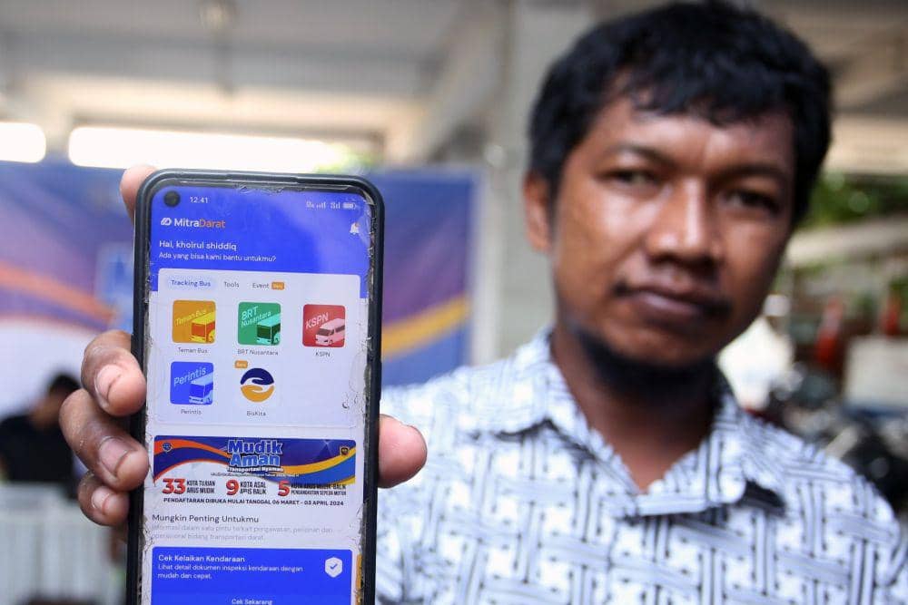 Validasi data mudik gratis  di Kantor Dishub Kota Tangerang, Tangerang, Banten ( ANTARA FOTO/Muhammad Iqbal)