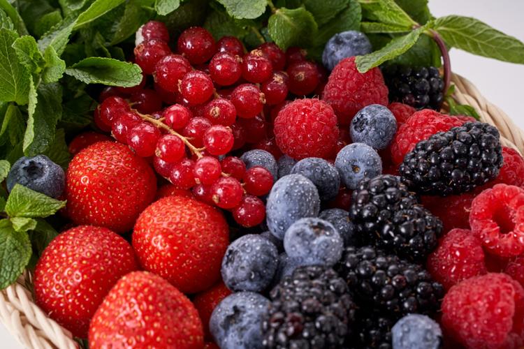 [QUIZ] Bisa Tebak Nama Buah Beri-berian Ini?