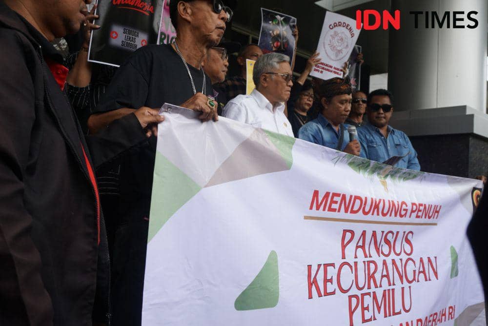 Datang di Kantor DPD RI DIY, Massa Dukung Pansus Kecurangan Pemilu