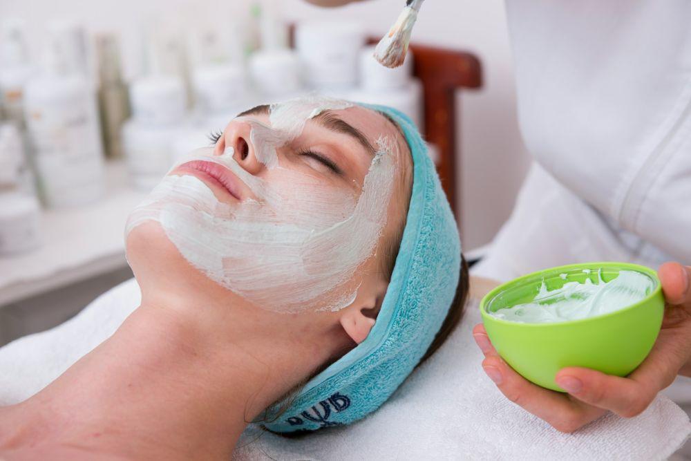 Mengenal Ice and Fire Facial, Perawatan Wajah Para Artis Hollywood