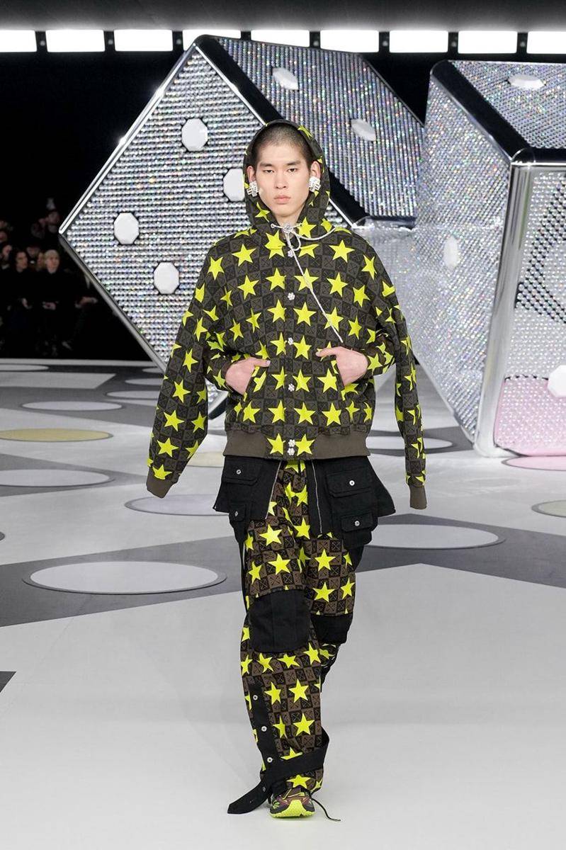 Off-White F/W '24 di Paris Fashion Week 2024 (dok. Off-White)