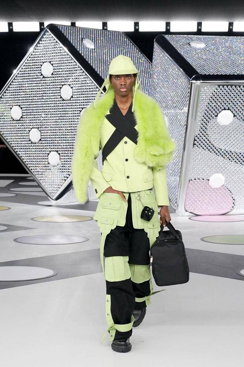Off-White F/W '24 di Paris Fashion Week 2024 (dok. Off-White)