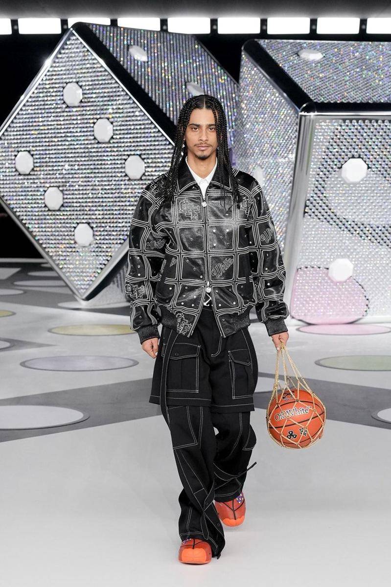 Off-White F/W '24 di Paris Fashion Week 2024 (dok. Off-White)