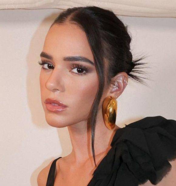 Bruna Marquezine (instagram.com/brunamarquezine)