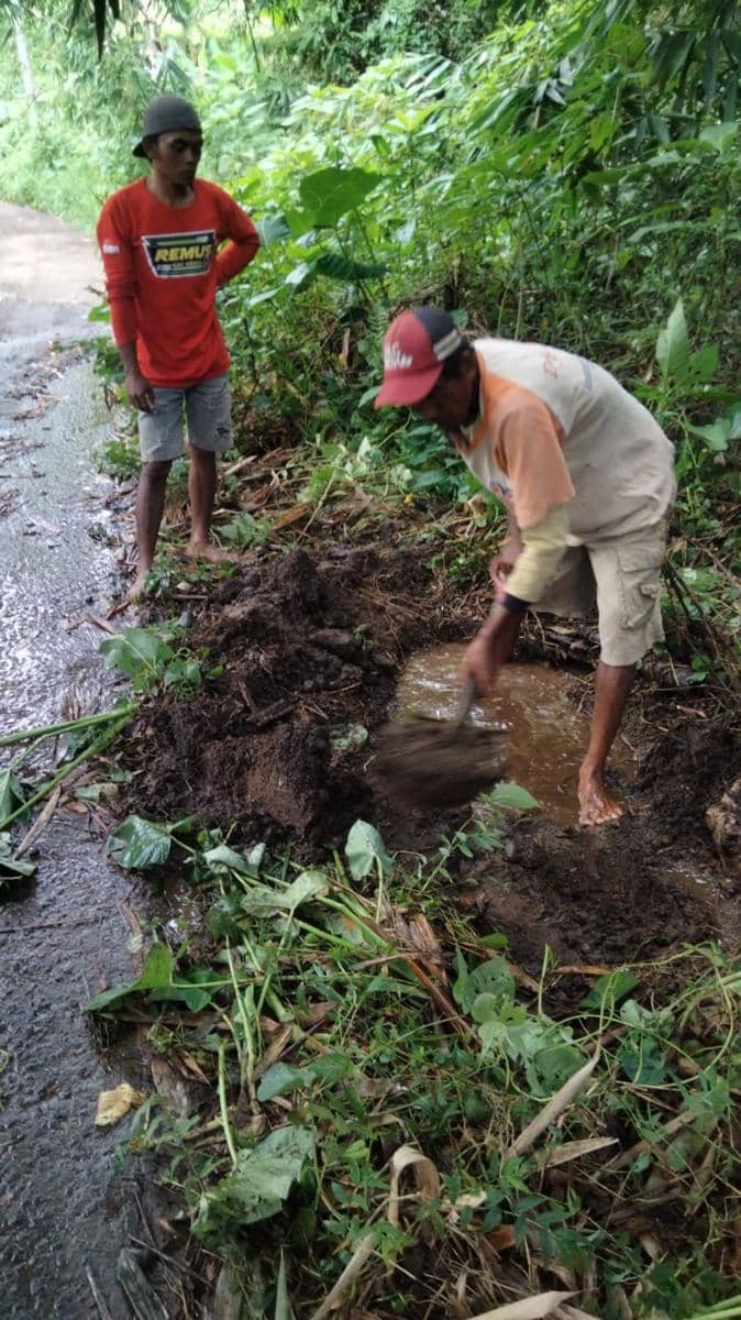Perbaikan pipa distribusi air di Tabanan (Dok.IDNTimes/Perumda TAB)