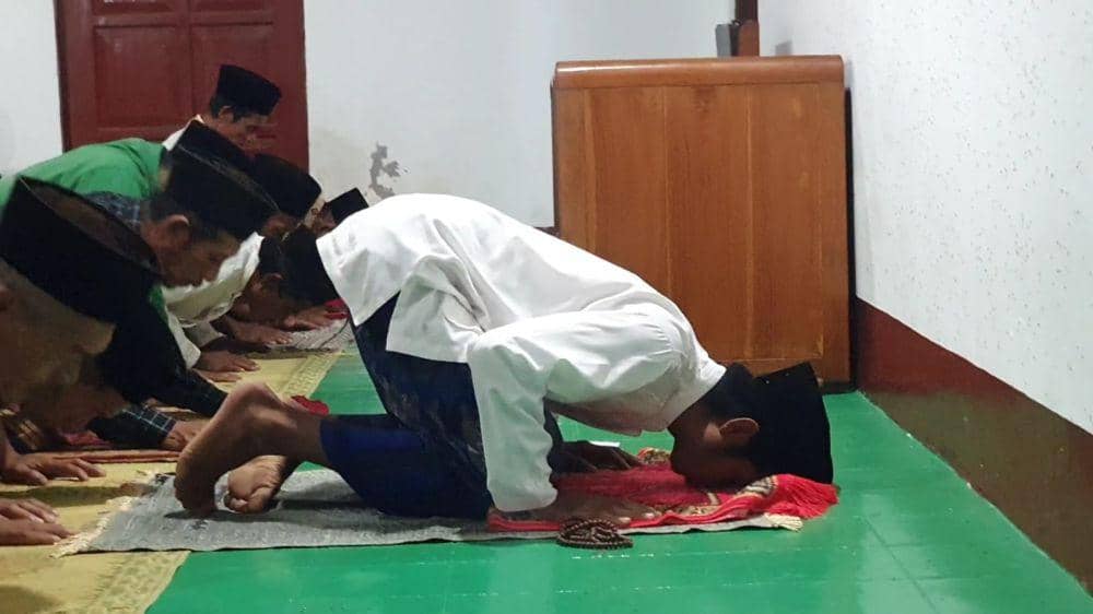 Jamaah Masjid Aolia Gunungkidul Mulai Menggelar Salat Tarawih
