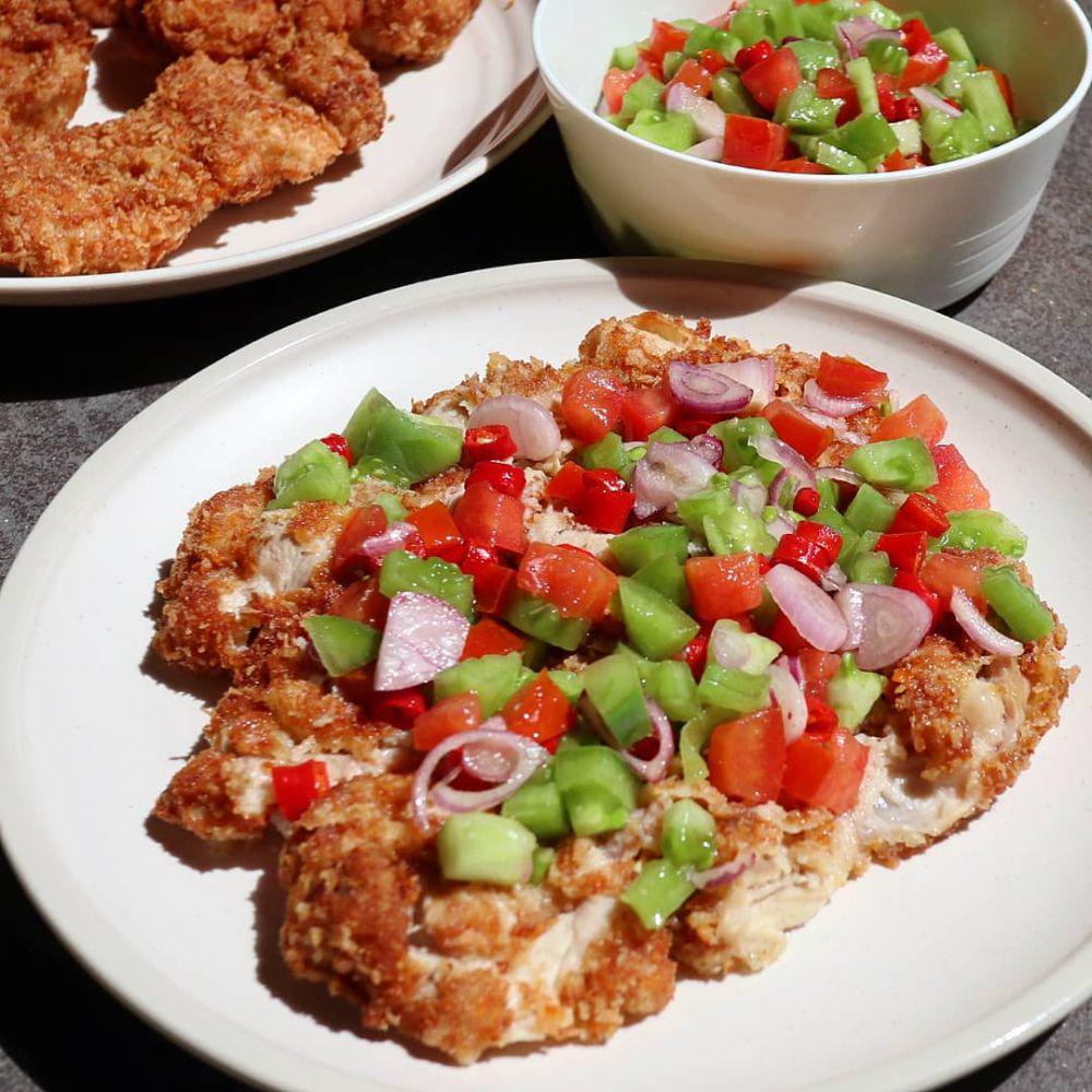 Resep Ayam Geprek Sambal Dabu-dabu, Lauk Makan Siang yang Endul!