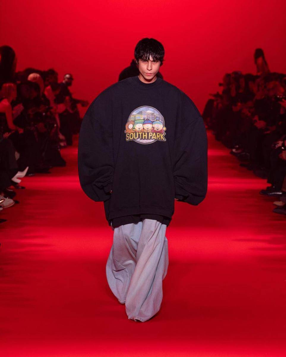 VETEMENTS F/W '24 di Paris Fashion Week 2024 (instagram.com/vetements_official)