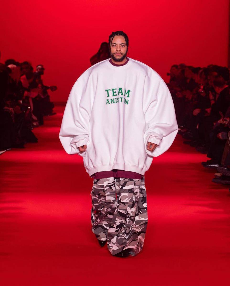 VETEMENTS F/W '24 di Paris Fashion Week 2024 (instagram.com/vetements_official)