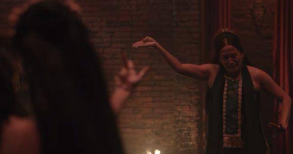 Badarawuhi menggerakkan tubuh penari seperti boneka tali ( Dok.  MD Pictures / Badarawuhi Di Desa Penari )