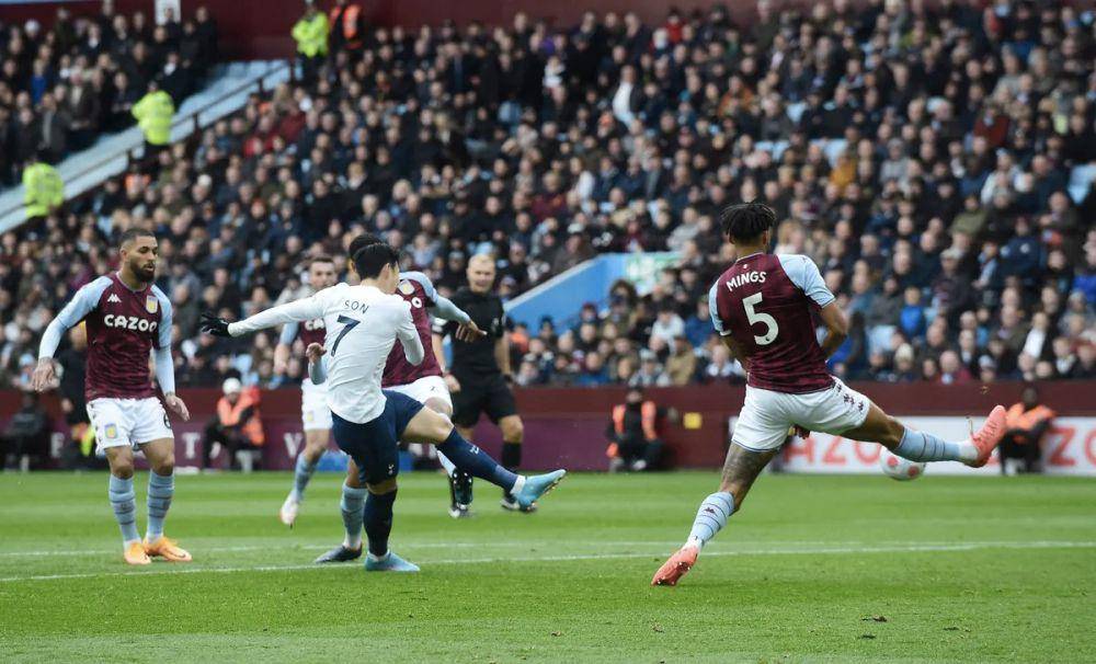 Aston Villa melawan Tottenham Hotspur di Premier League 2021/2022. (premierleague.com)