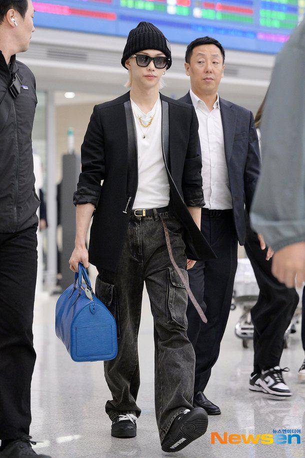 padu padan long coat ala Felix Stray Kids (dok. m.news.nate.com/Jisoo Jin)
