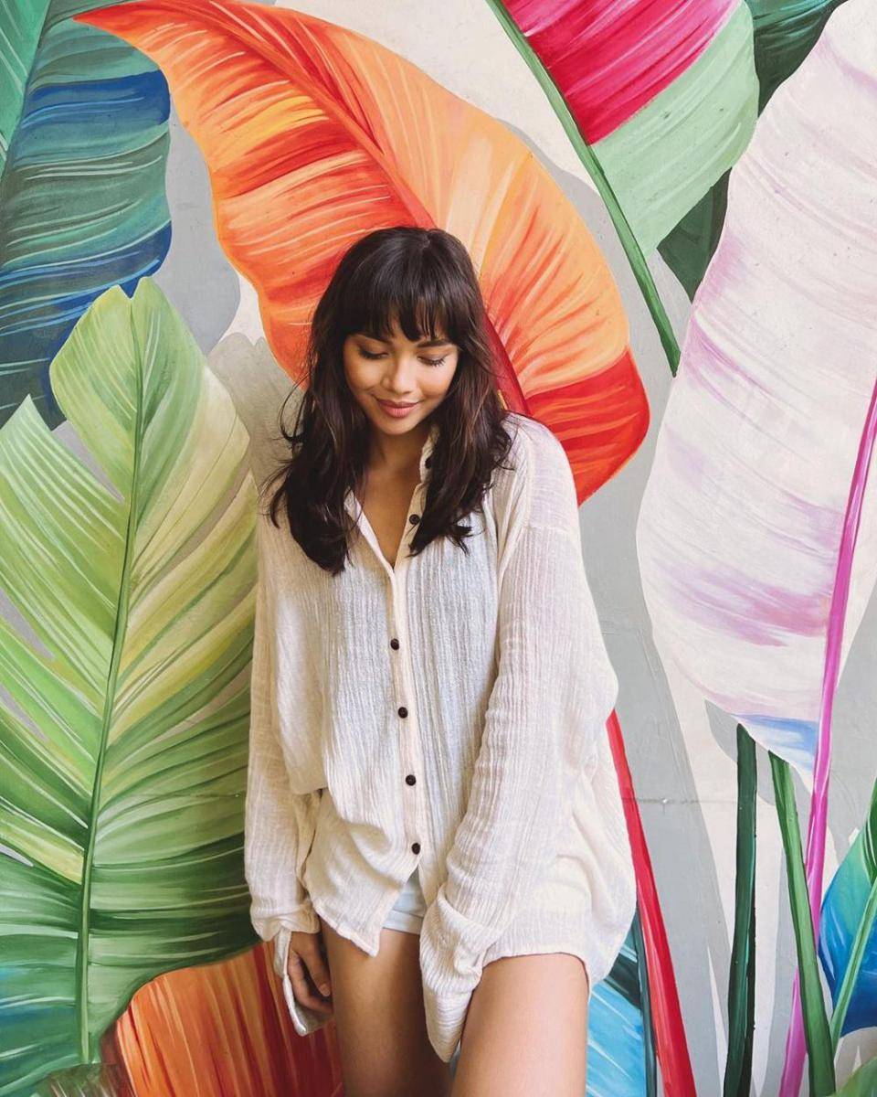 gaya kasual ala Angela Gilsha (instagram.com/angelagilsha)