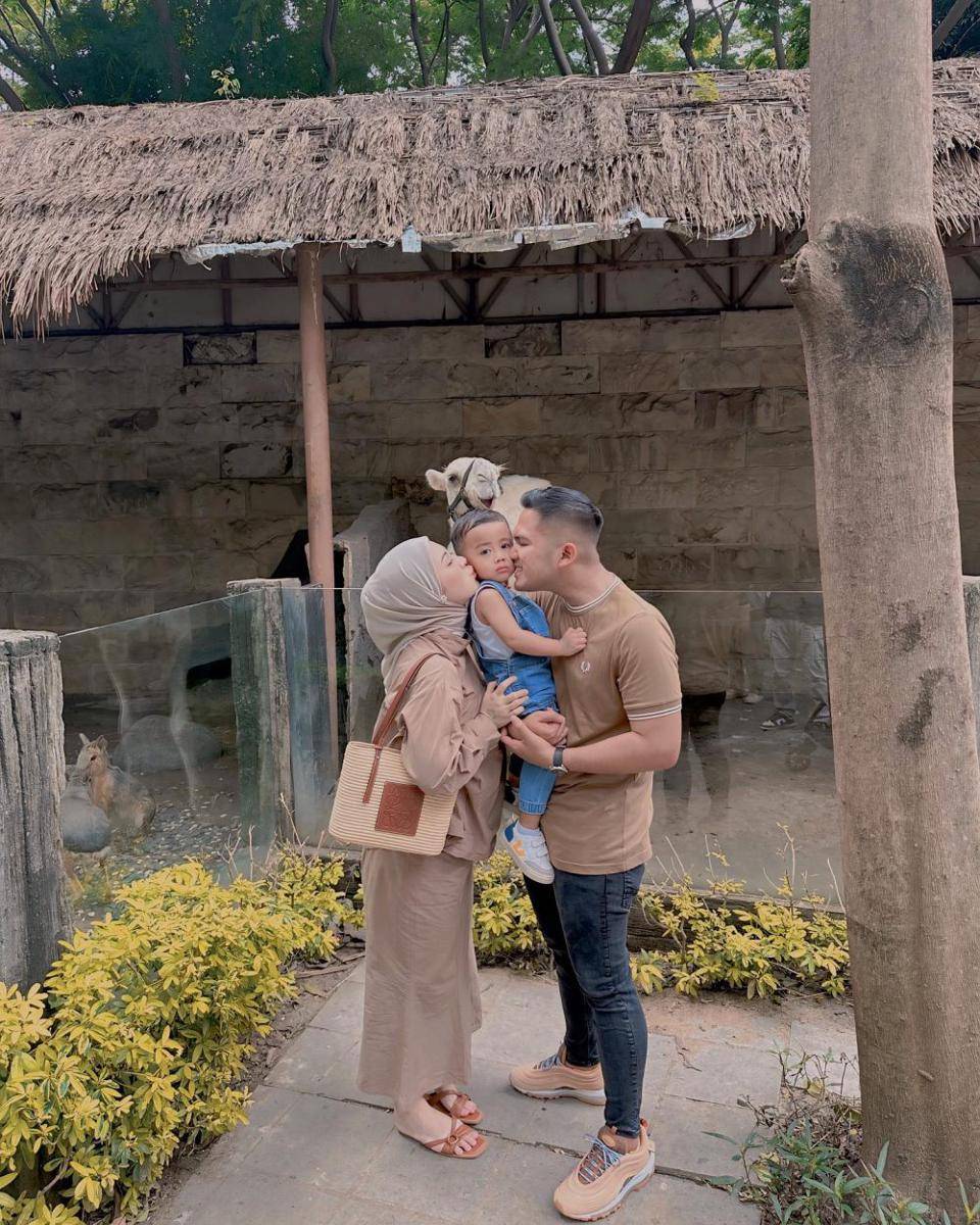 potret Kesha Ratuliu dan sahabat liburan di Faunaland (instagram.com/kesharatuliu05)