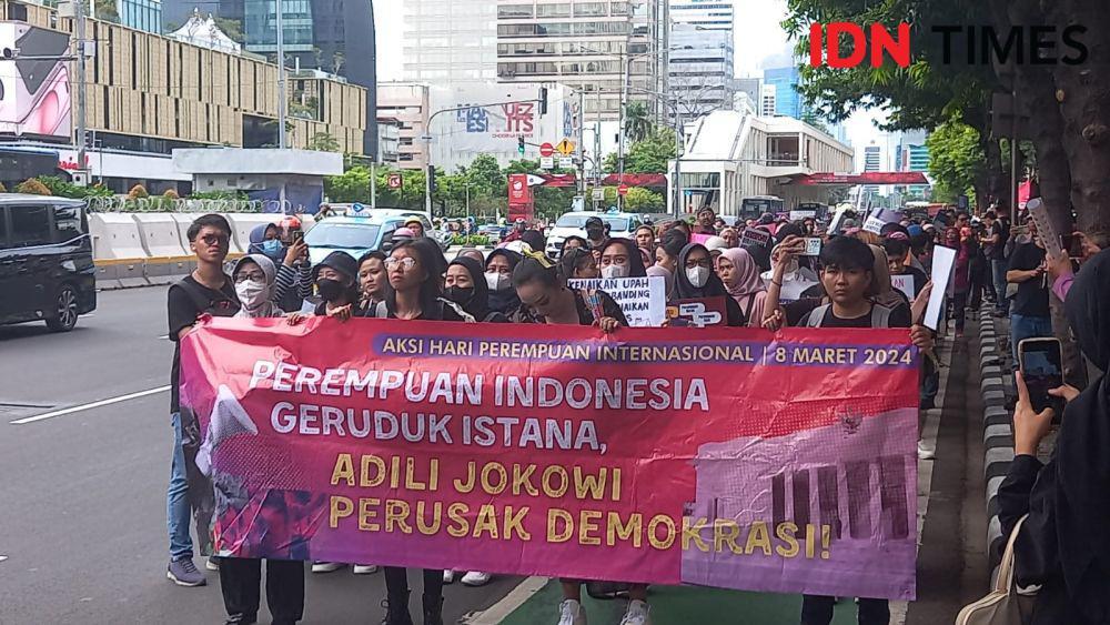 Peringati IWD, Aliansi Perempuan Indonesia Gelar Aksi di Istana