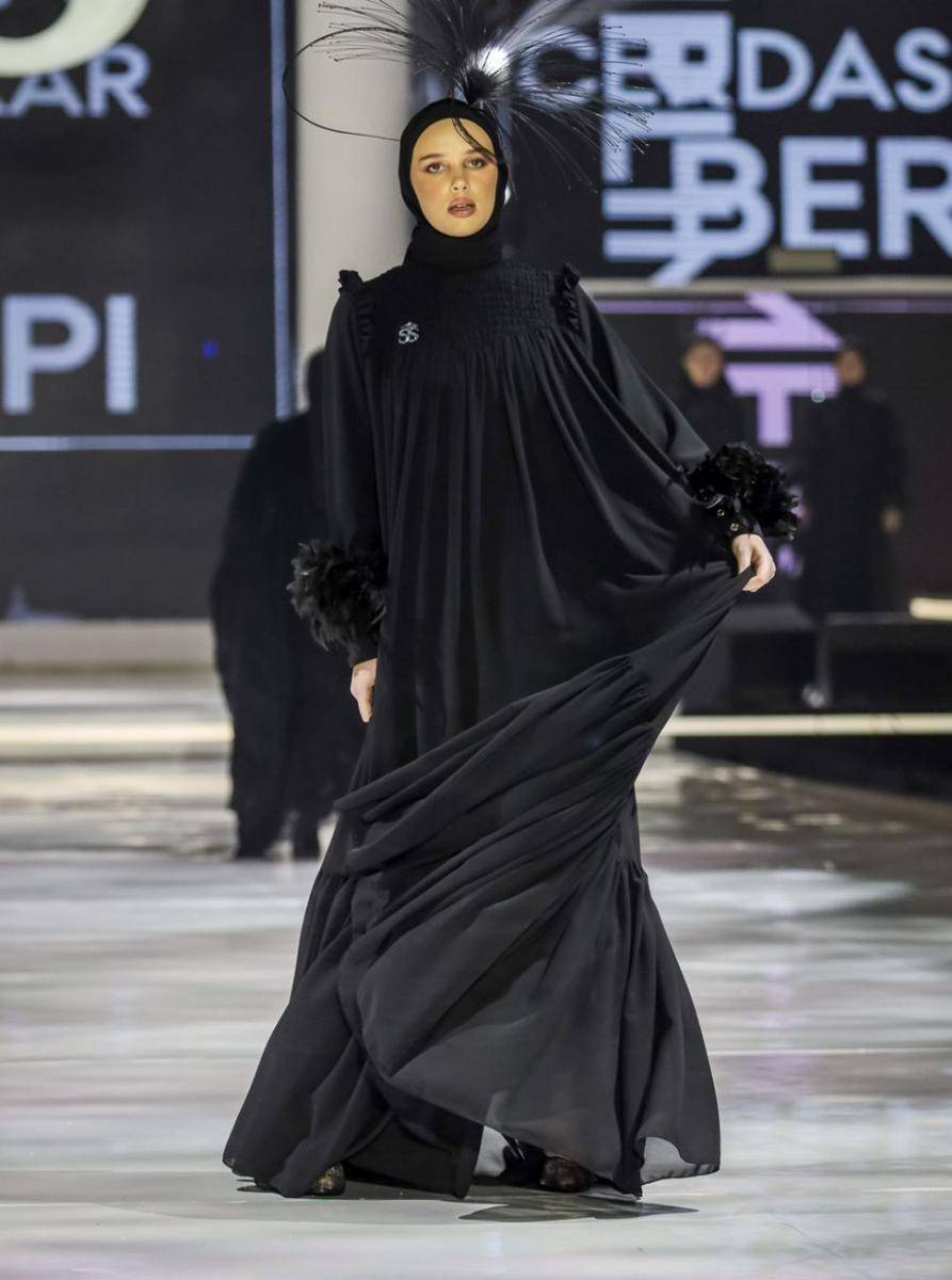 koleksi modest wear Shella Saukia (dok. Tim Muara Bagdja)