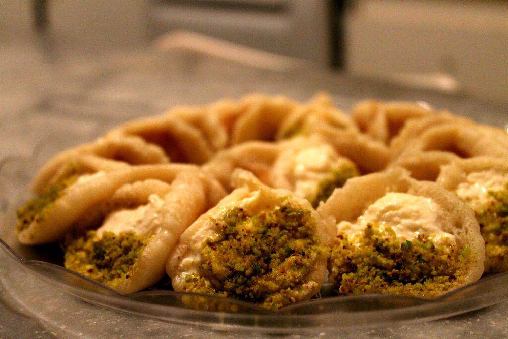 qatayef (commons.wikimedia.org/عباد ديرانية)