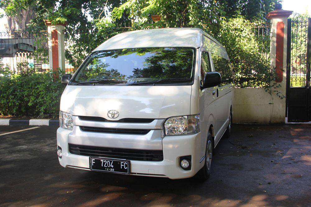 sewa mobil