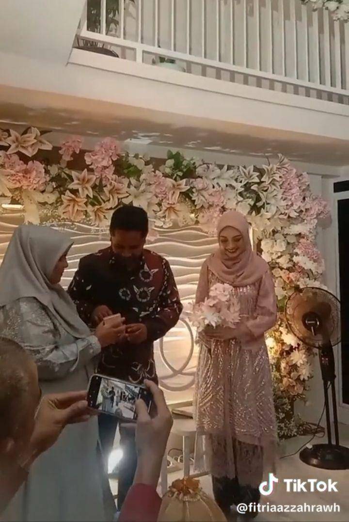 Lamaran Mamat Alkatiri (Tiktok.com/fitriaazzahrawh)