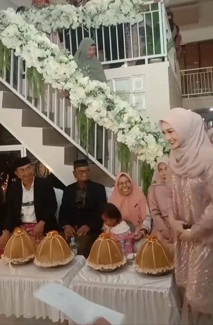 Lamaran Mamat Alkatiri (Tiktok.com/fitriaazzahrawh)