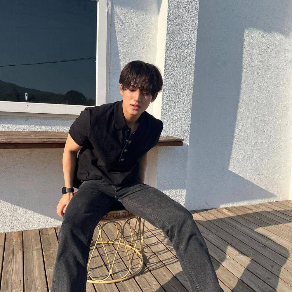 outfit serba hitam ala Mingyu SEVENTEEN (instagram.com/min9yu_k)