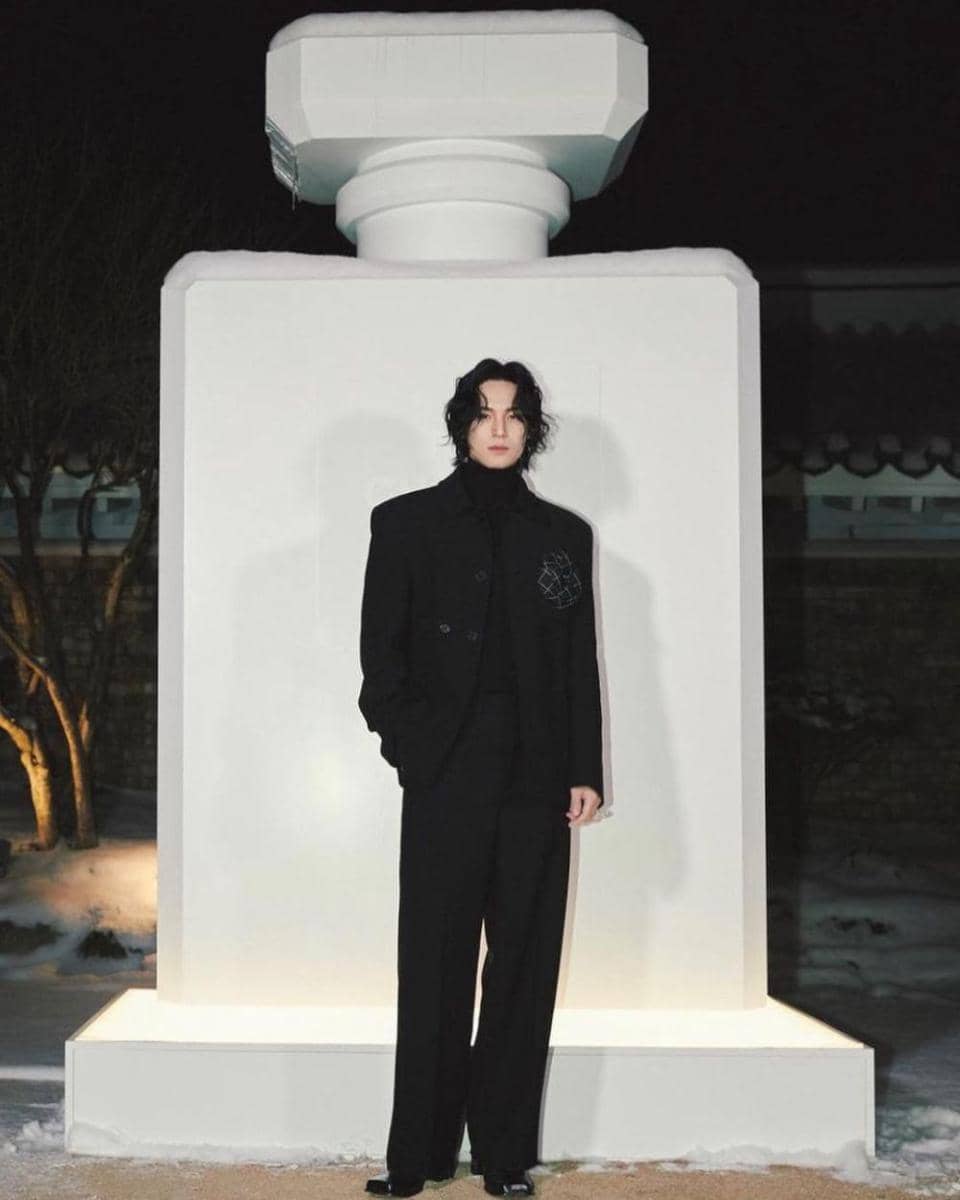 outfit serba hitam ala Mingyu SEVENTEEN (instagram.com/min9yu_k)