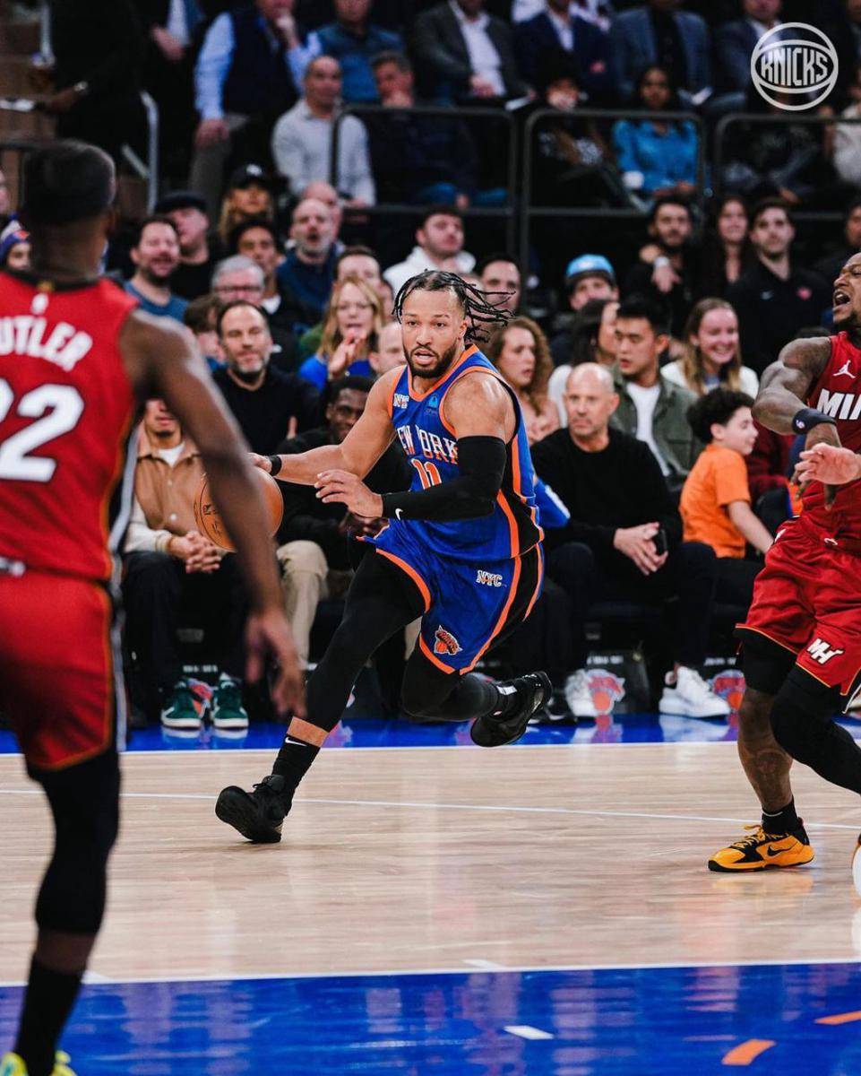 Jalen Brunson (tengah). (instagram.com/nyknicks)