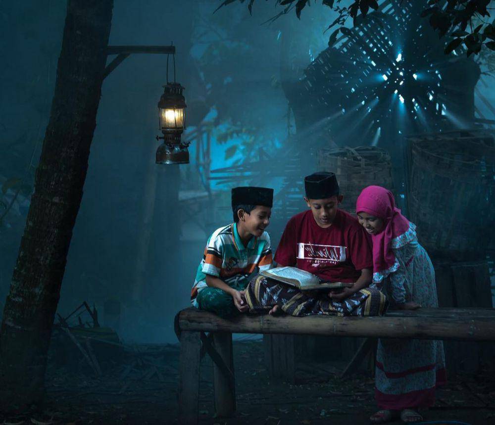 ilustrasi mengaji bersama teman (instagram.com/okyarisandi)