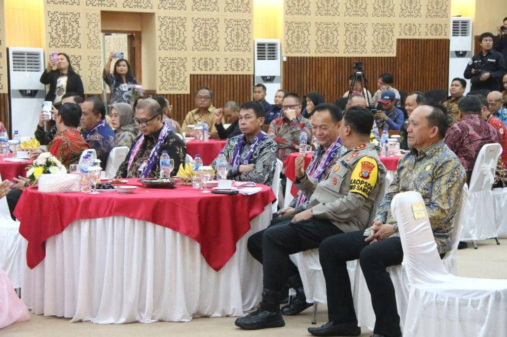 Sekda Kabupaten Tulungagung, Tri Hariadi saat menghadiri penyerahan hibah dari KPK. IDN Times/ istimewa