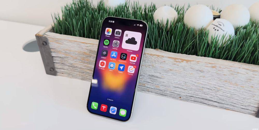 potret Apple iPhone 15 Pro (dok. Youtube.com/Marques Brownlee)