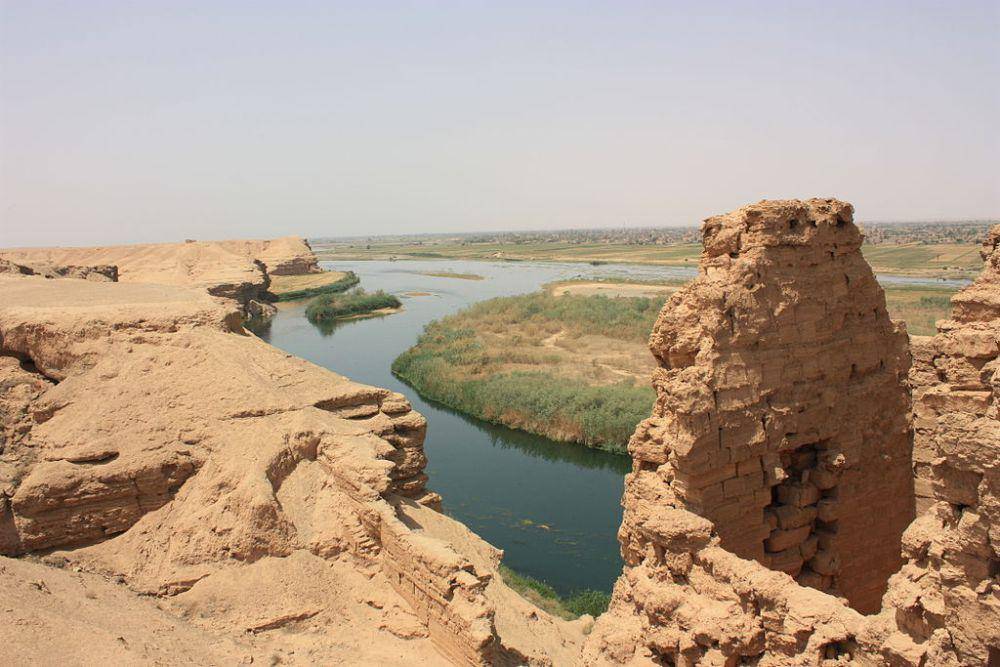 Sungai Efrat (commons.wikimedia.org/Arian Zwegers)